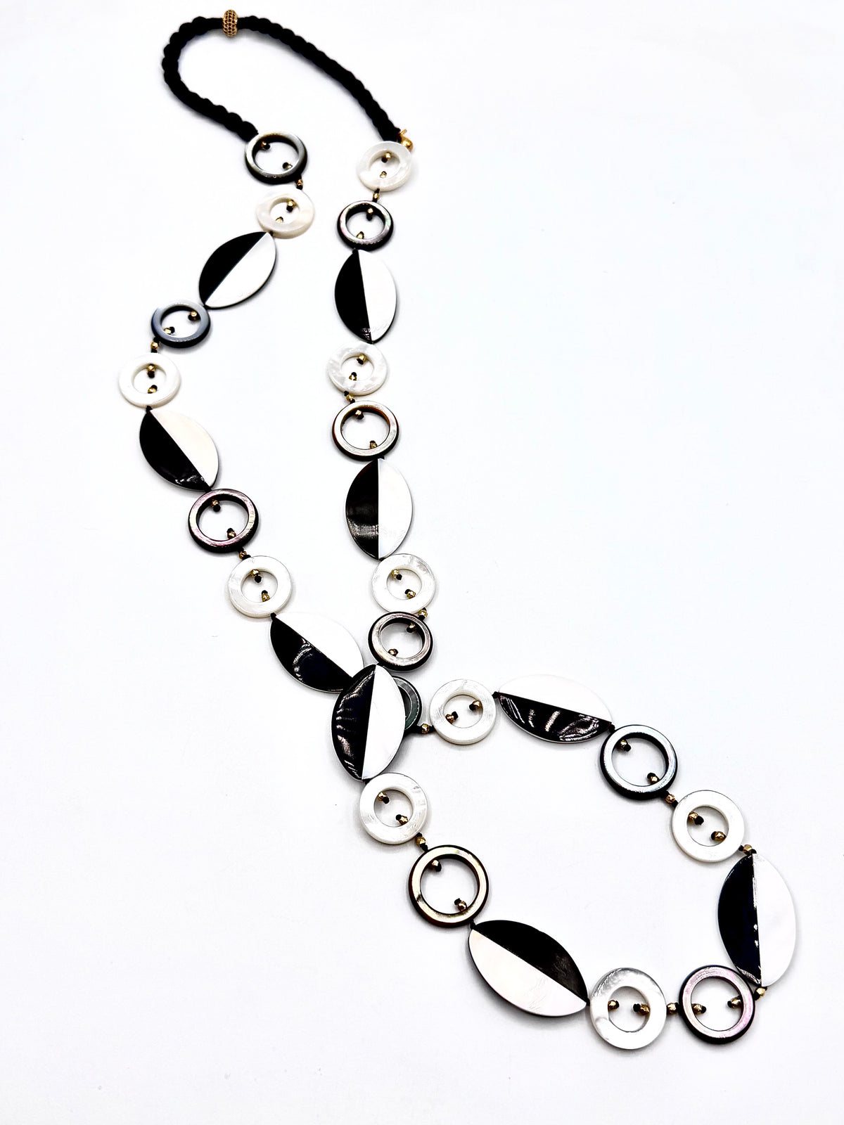 #  61 Contemporary Geometry in Black & White - A luminous play of circles ,ovals & mother of pearls